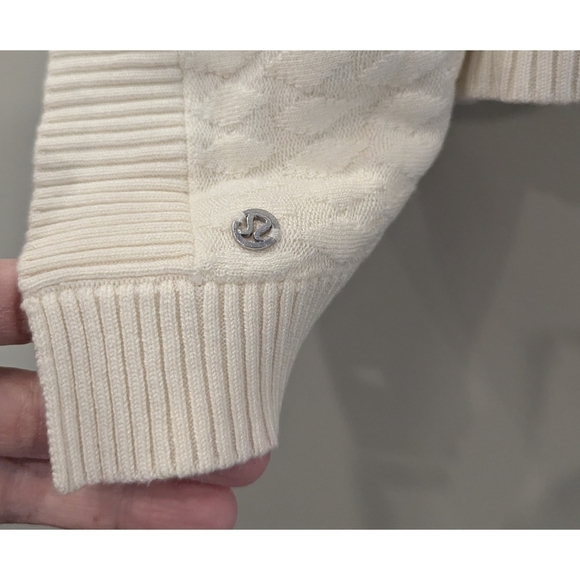 Lululemon Divinity Woven Poncho in Ivory One Size - Picture 4 of 5